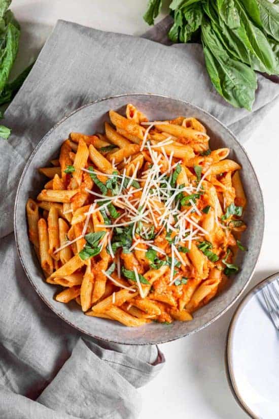 Easy Tomato Basil Pasta - Spoonful Of Flavor