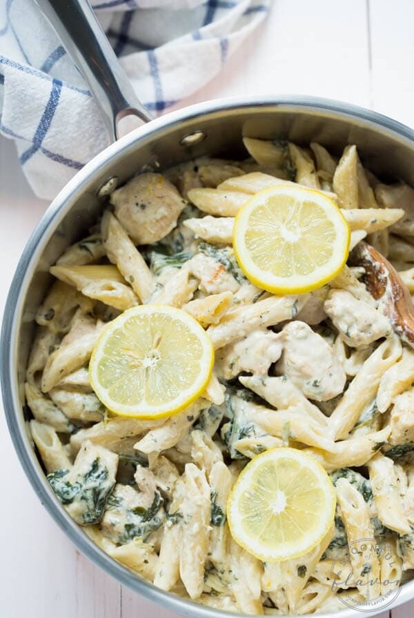 One Pot Creamy Lemon Chicken Pasta with Baby Kale - an easy, creamy and delicious meal that the entire family will love!