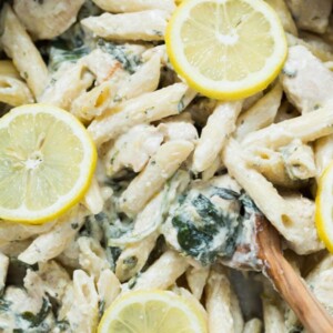 One Pot Creamy Lemon Chicken Pasta with Baby Kale - an easy, creamy and delicious meal that the entire family will love!