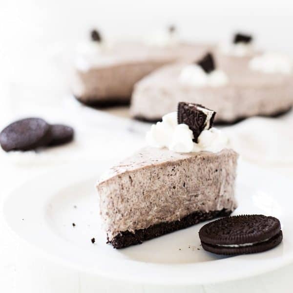 No Bake Cookies and Cream Cheesecake - Spoonful of Flavor