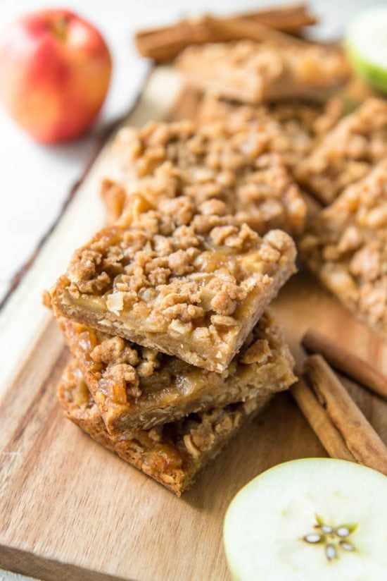 Apple Crumble Bars - Spoonful of Flavor