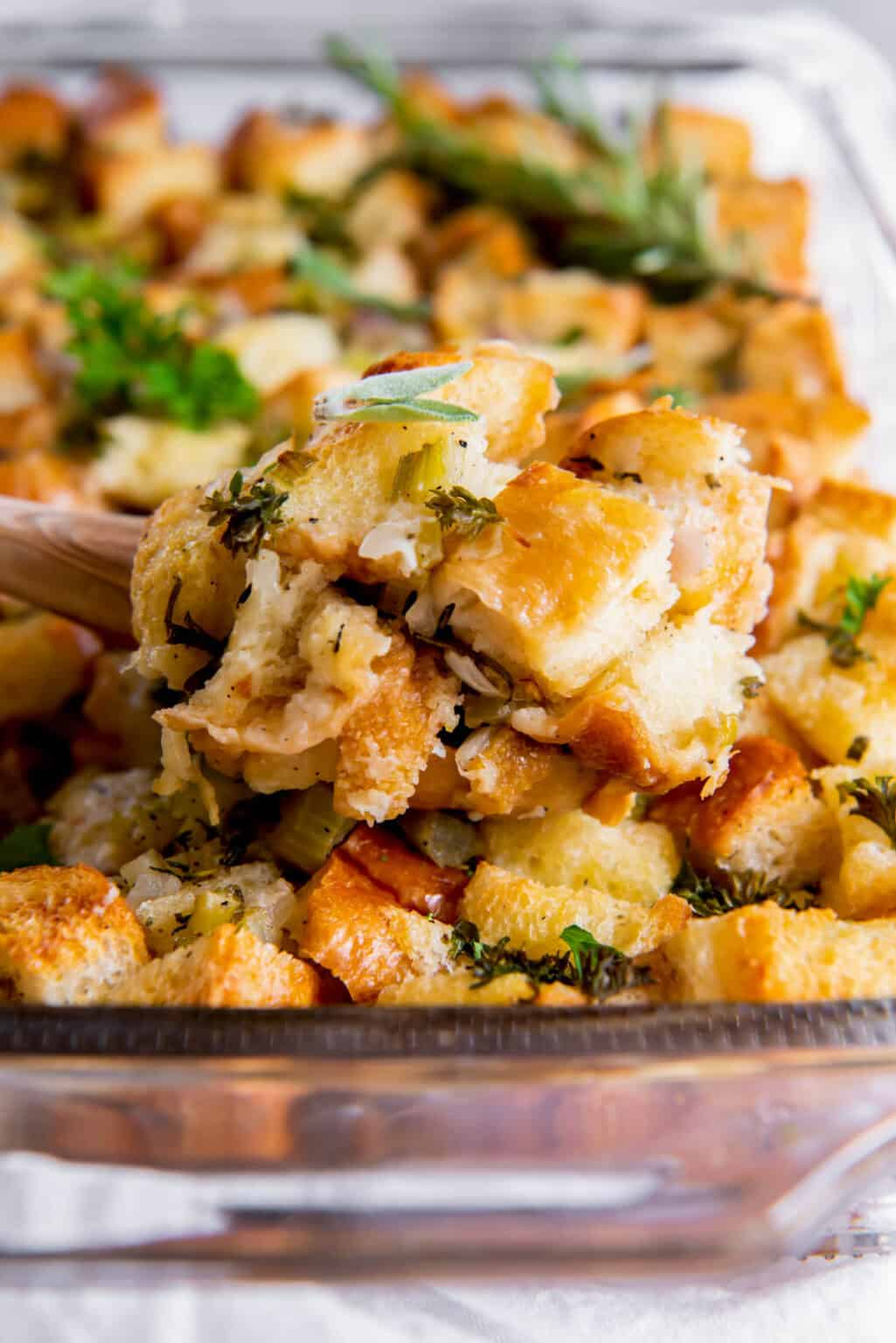 Easy Thanksgiving Stuffing - Spoonful Of Flavor