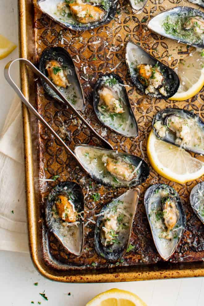 Baked Mussels with Garlic Butter - Spoonful of Flavor