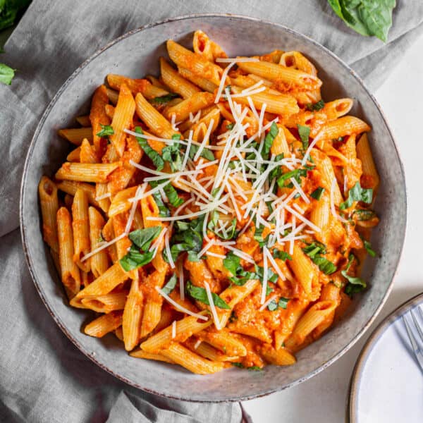 Tomato Basil Pasta (Quick & Easy) - Spoonful of Flavor